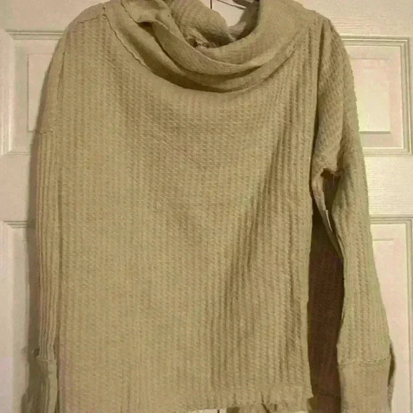 Free People NWT Juicy Ling Sleeve Cowl Neck Split Back Thermal - Picture 3 of 7